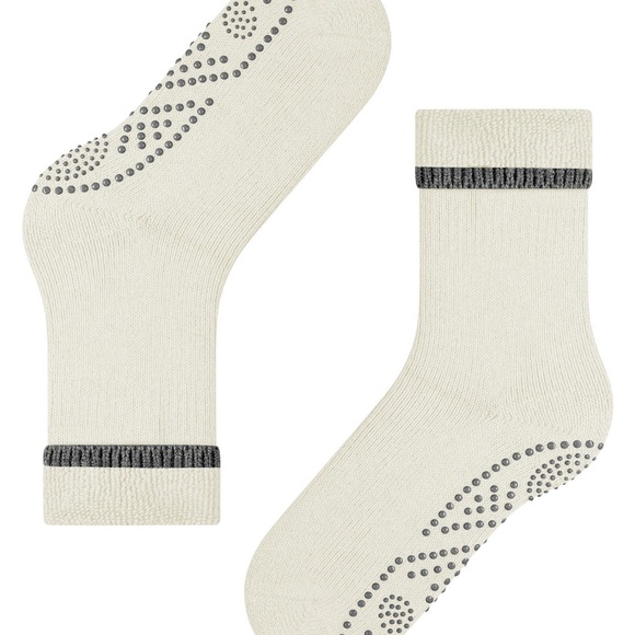NWT Cuddle Pads Women’s House Socks - Picture 1 of 4